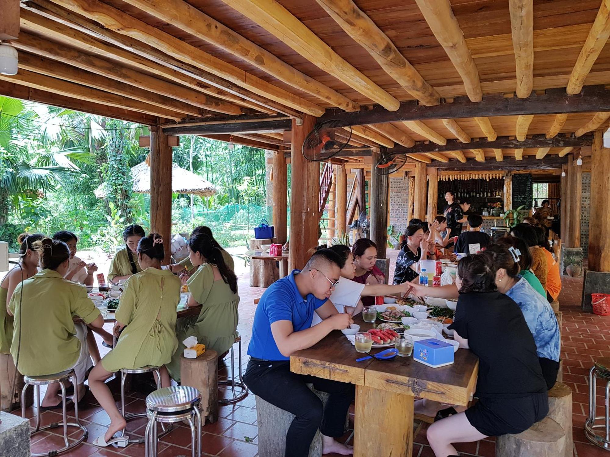 Vu Linh Palm House Homestay - Bungalow Yen Bai Extérieur photo